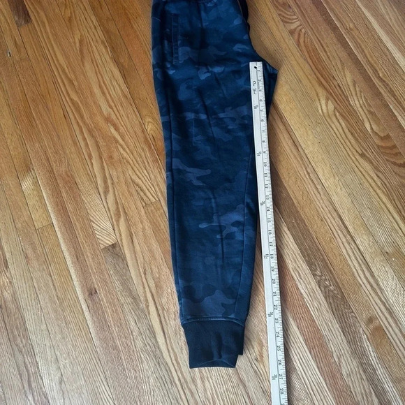 Athletic camouflage sweatpants - Picture 3 of 5